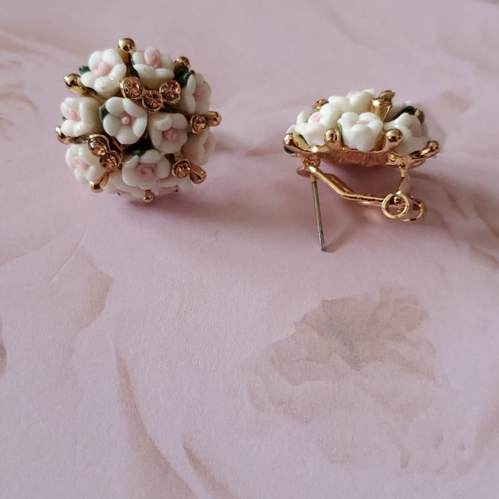 Flower earrings - Picture 2 of 3